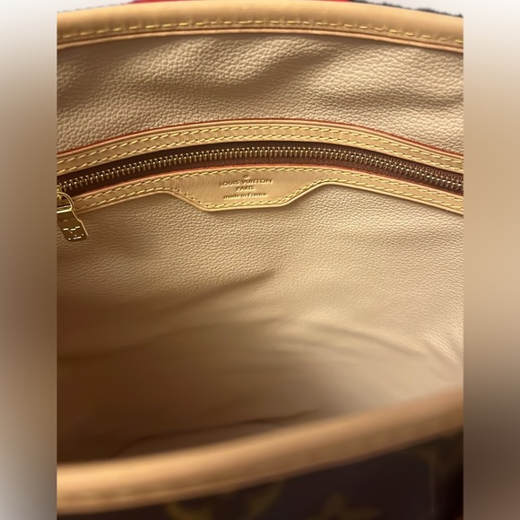Authentic Large Bucket Shoulder Bag Louis Vuitton. - Picture 7 of 11